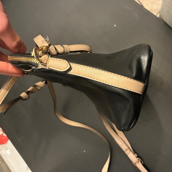 Nanette Lepore Black Tan Faux Leather Dome Crossbody Satchel Bag Gold Hardware - Picture 7 of 9